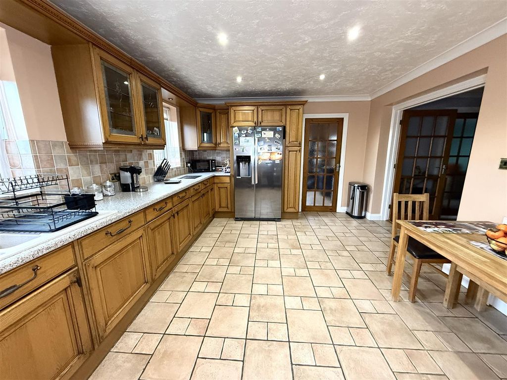 Property photo 3 of 21 Img_2602.Jpg