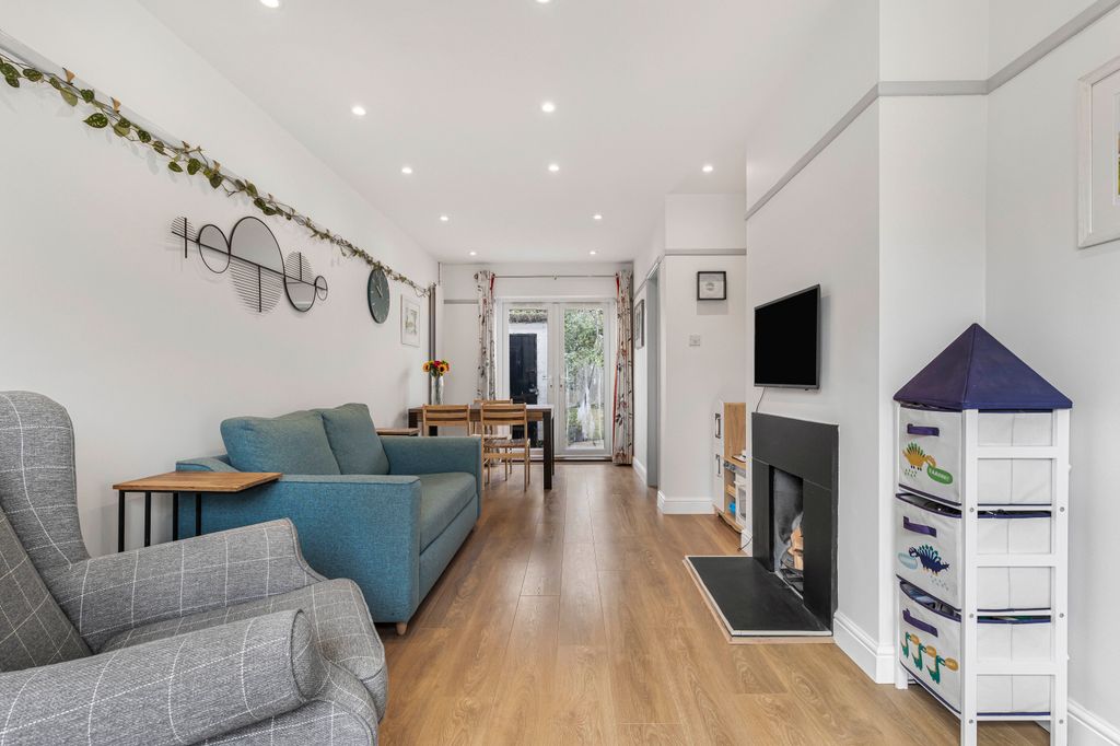 Property photo 2 of 14 1161224