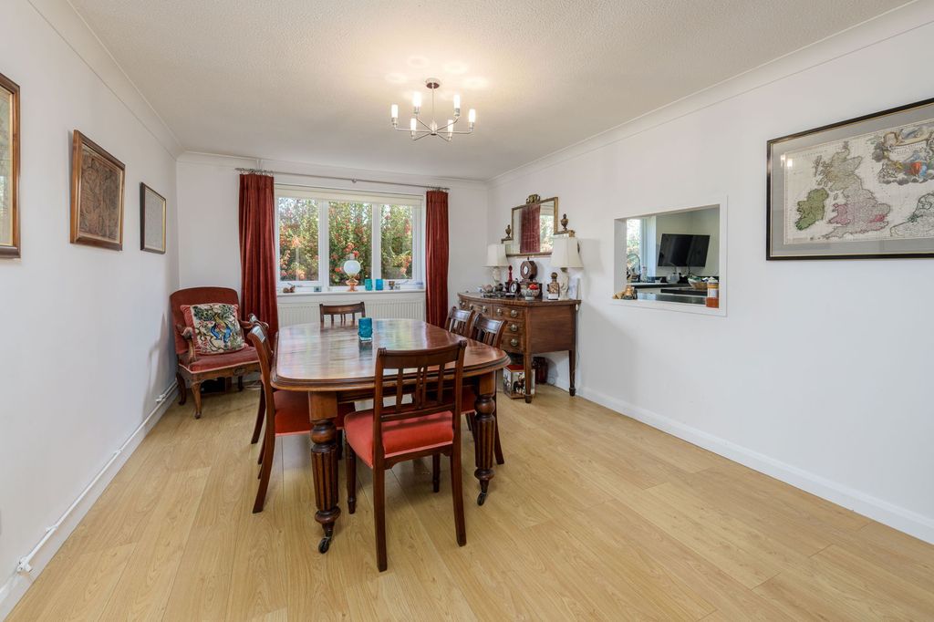 Property photo 3 of 32