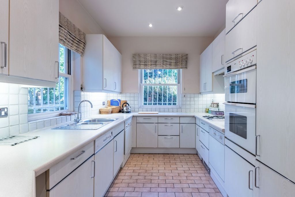 Property photo 3 of 19 Picture No. 13