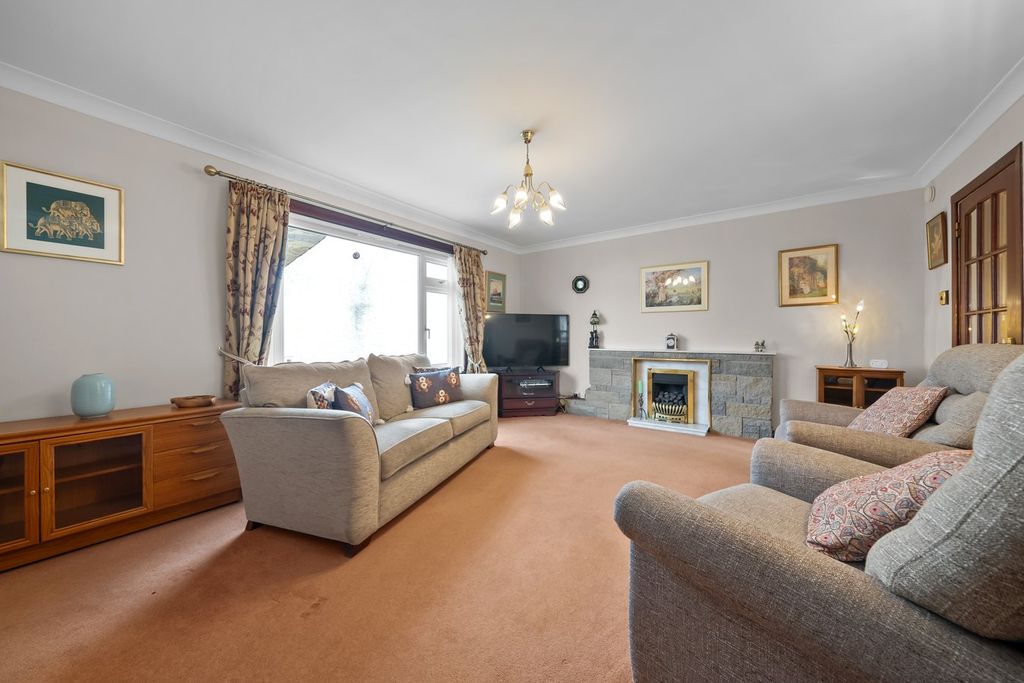 Property photo 2 of 26