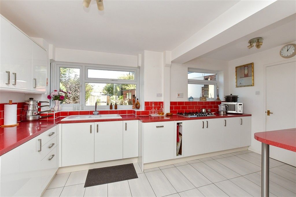 Property photo 3 of 12 Kitchen/Breakfast Room