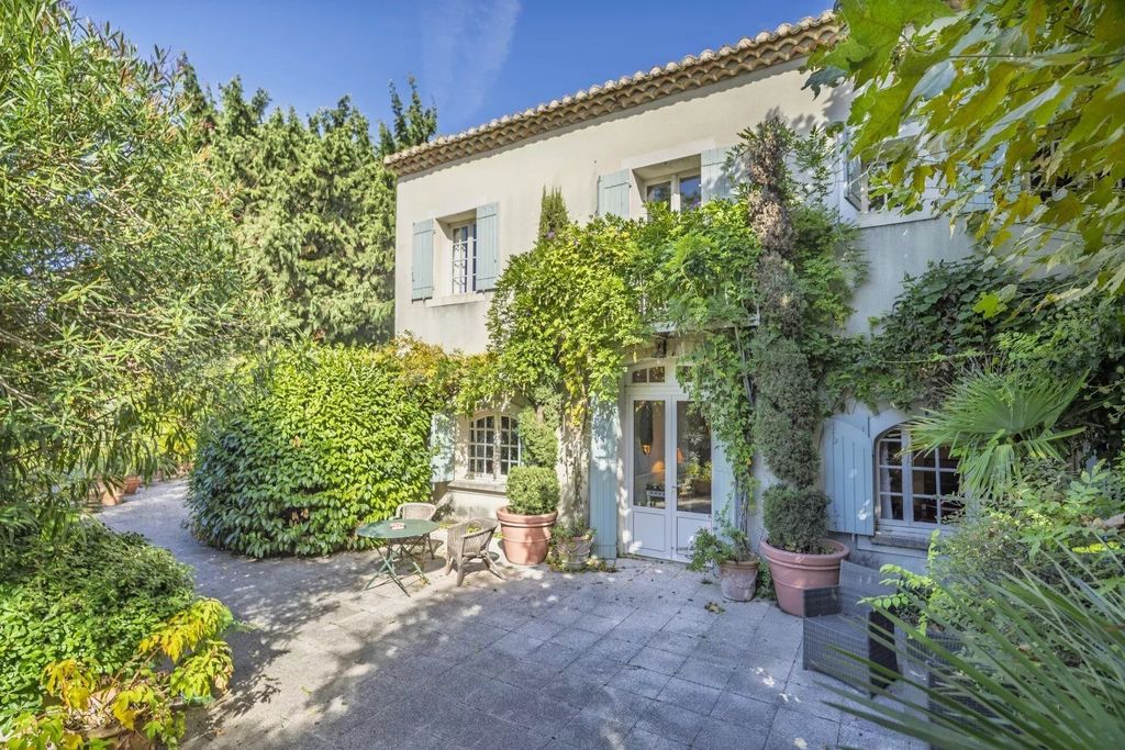 Property photo 1 of 14 Near Saint-Rémy-De-Provence - Magnificent 19th Century Farmhouse Renovated With Refinement - 210m² Habitable - Landscaped Garden 4,700Sqm
