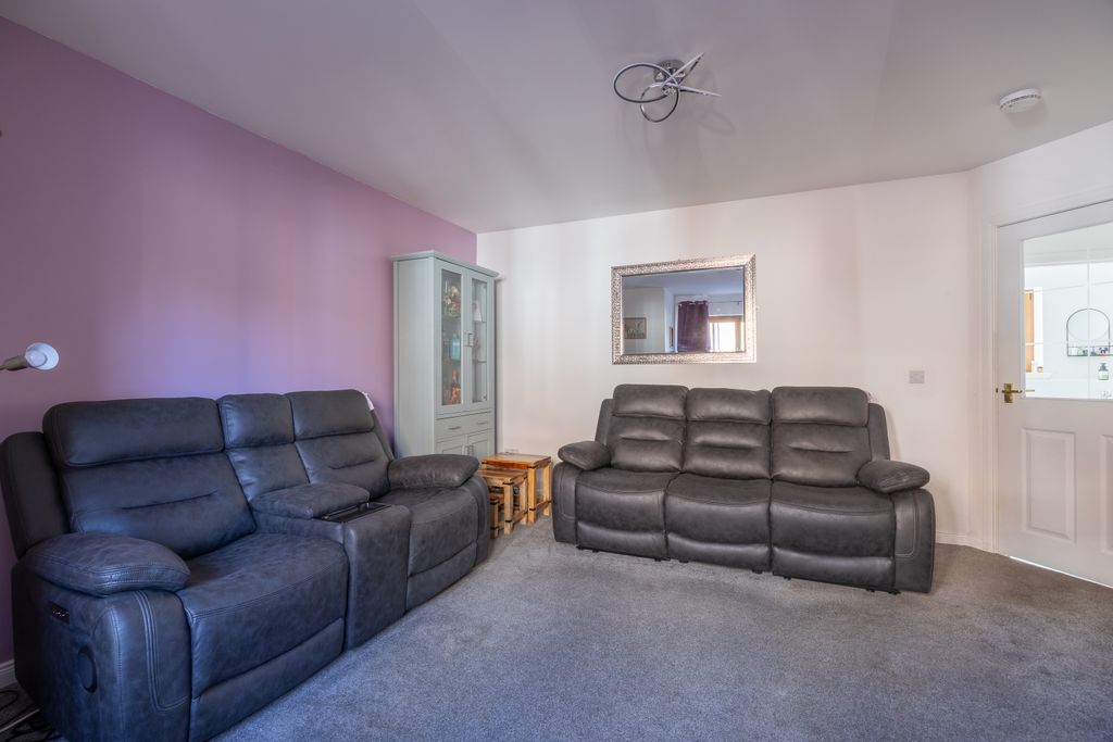 Property photo 2 of 24