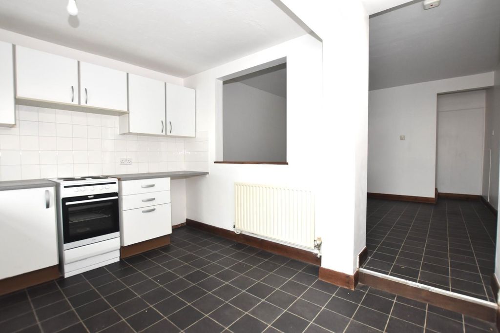 Property photo 3 of 16 Kitchen 1.Jpg