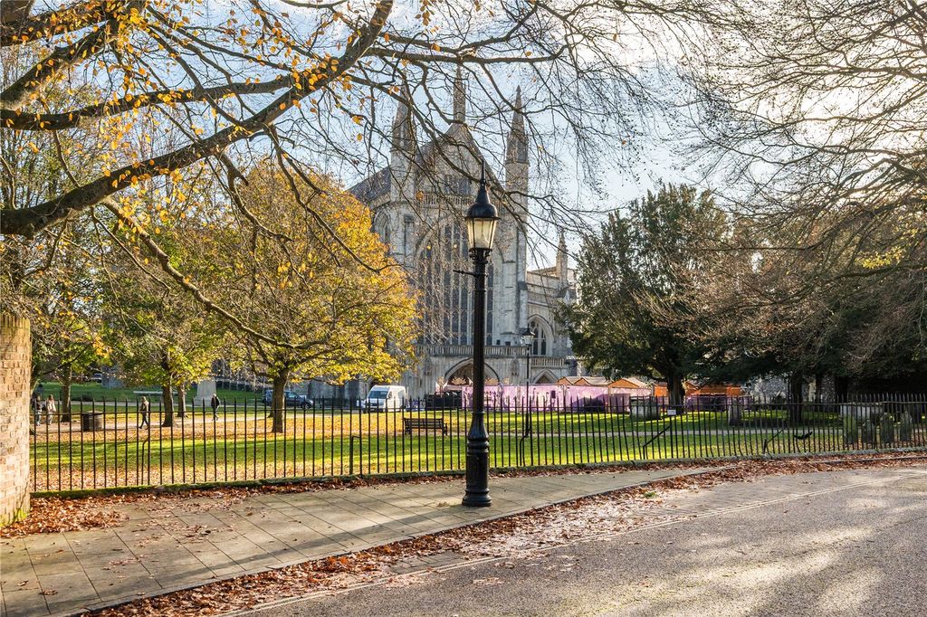 Property photo 2 of 22 Cathedral Views