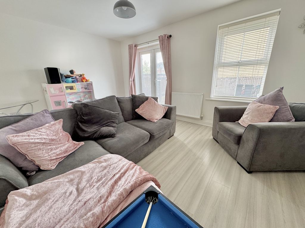 Property photo 3 of 14 Img_0866