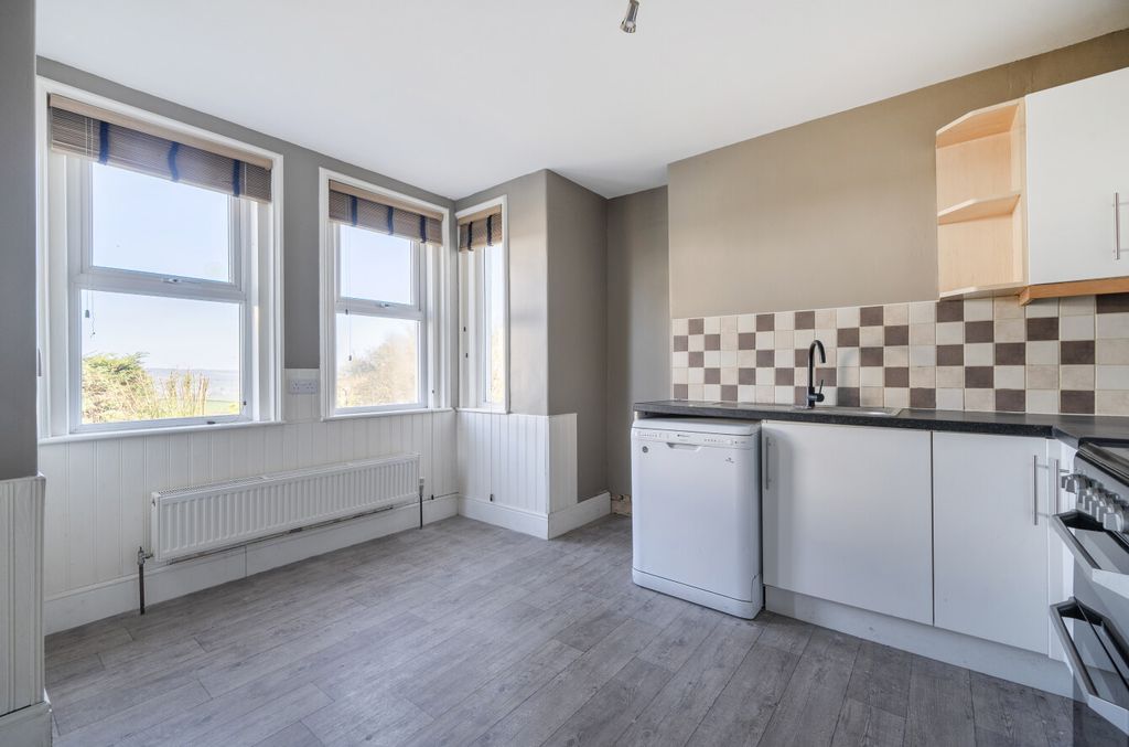 Property photo 3 of 14 Kitchen