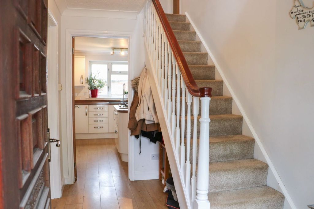 Property photo 2 of 25