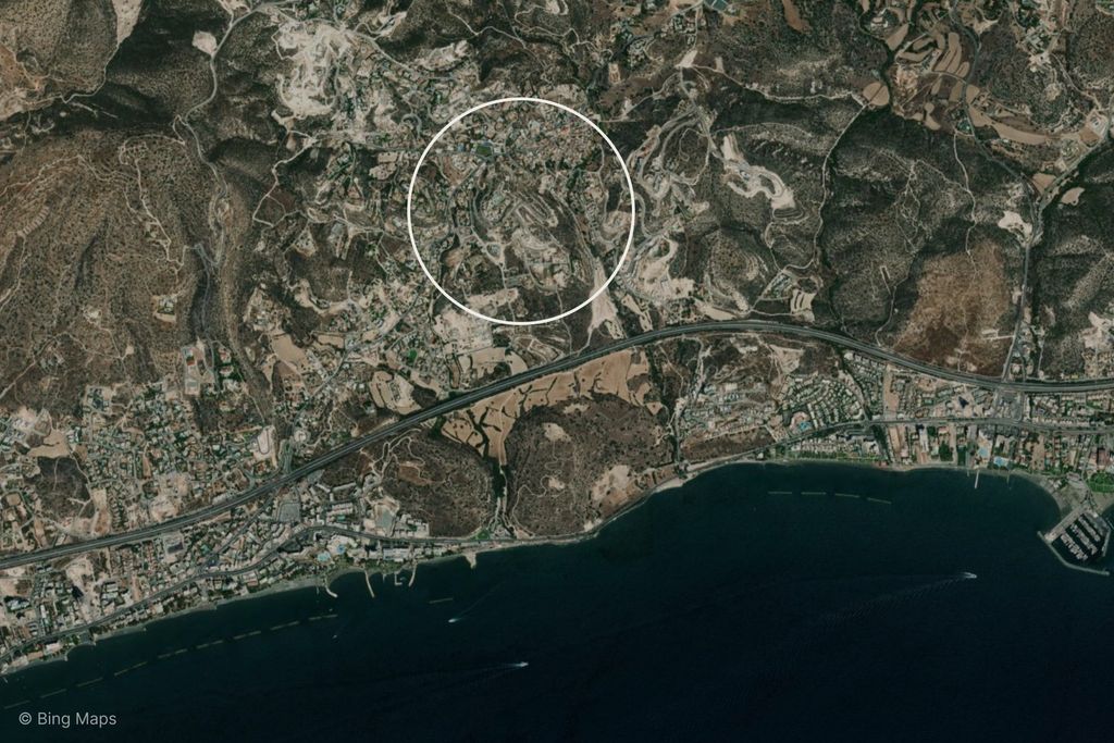 Property photo 1 of 2