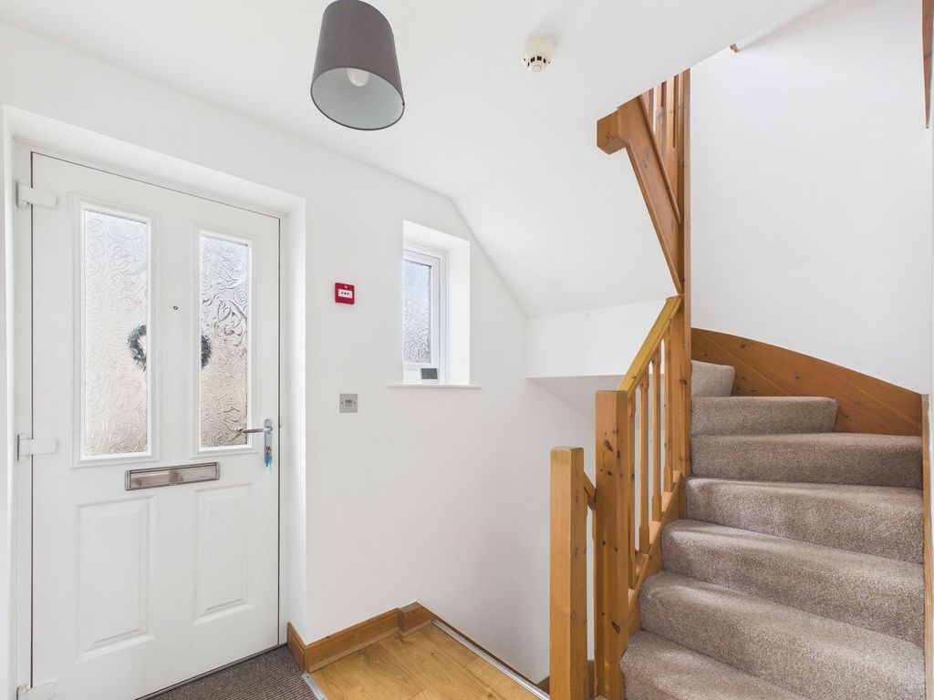 Property photo 2 of 18 Entrance Hall