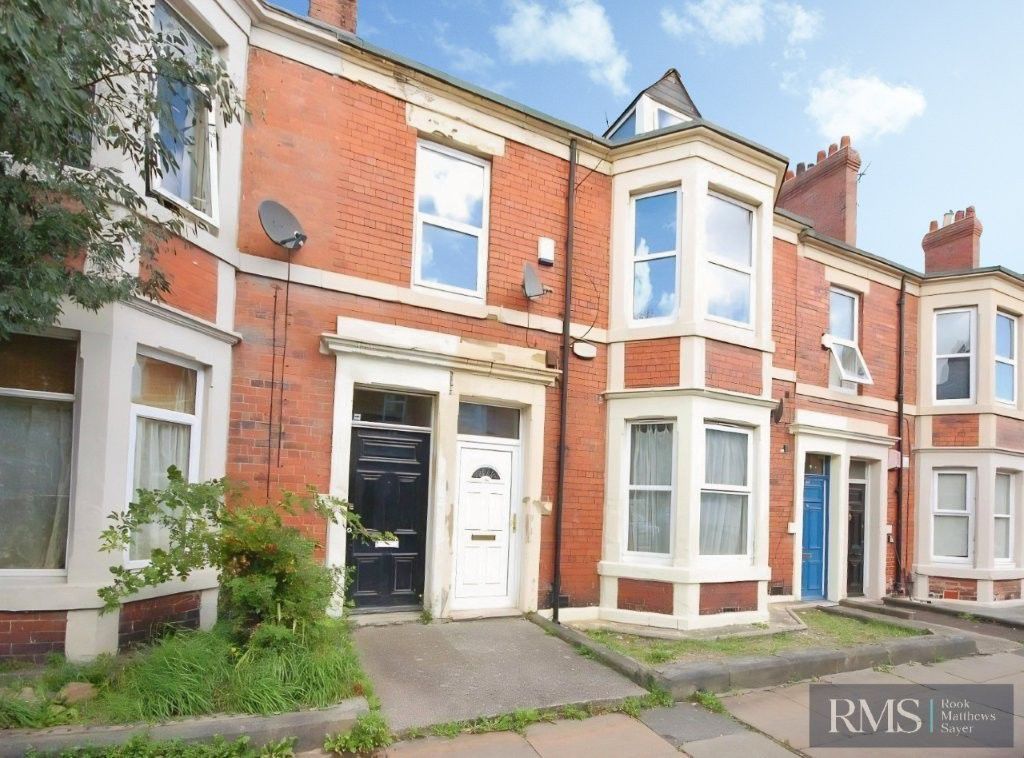 Property photo 1 of 8 Photo 4