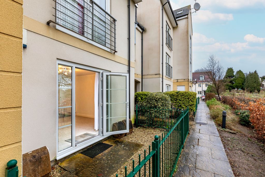 Property photo 1 of 15 2