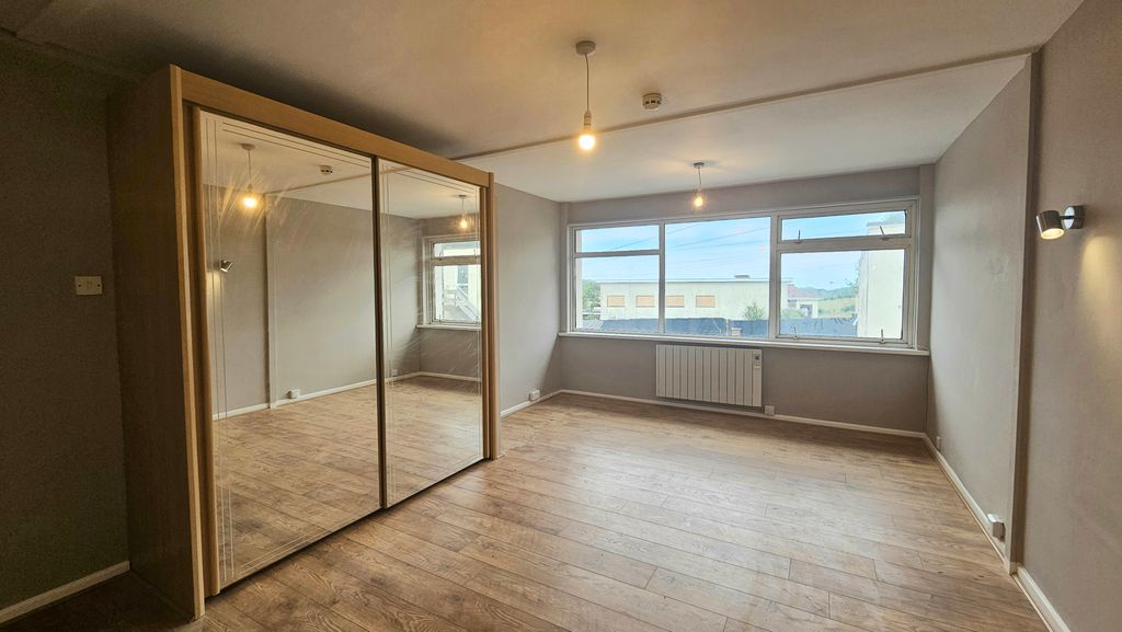 Property photo 3 of 4 Annex