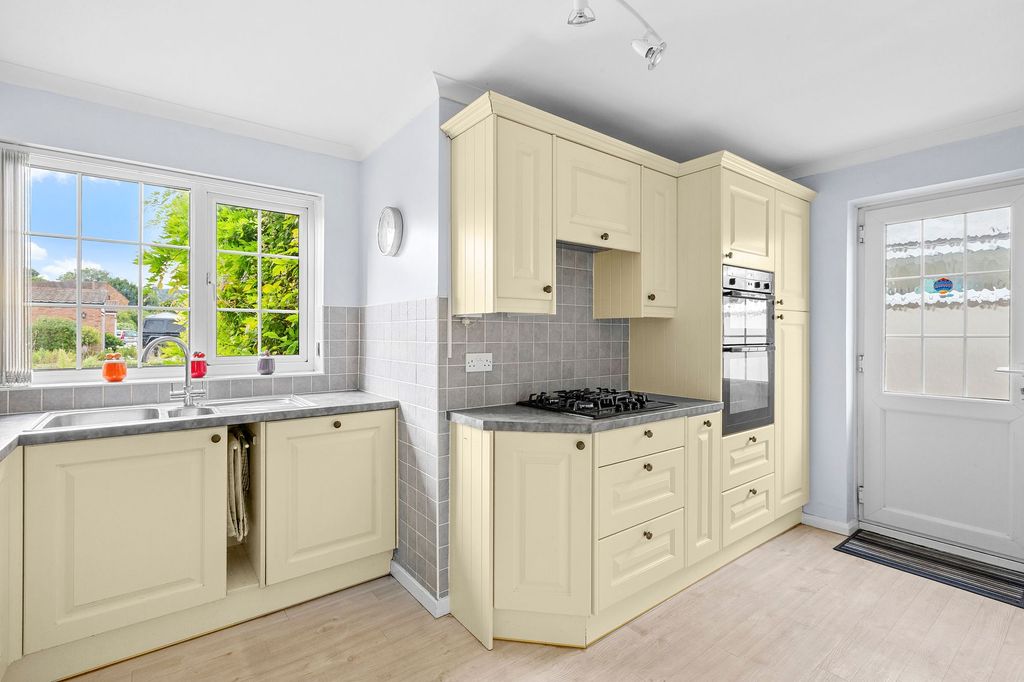 Property photo 2 of 14 Kitchen