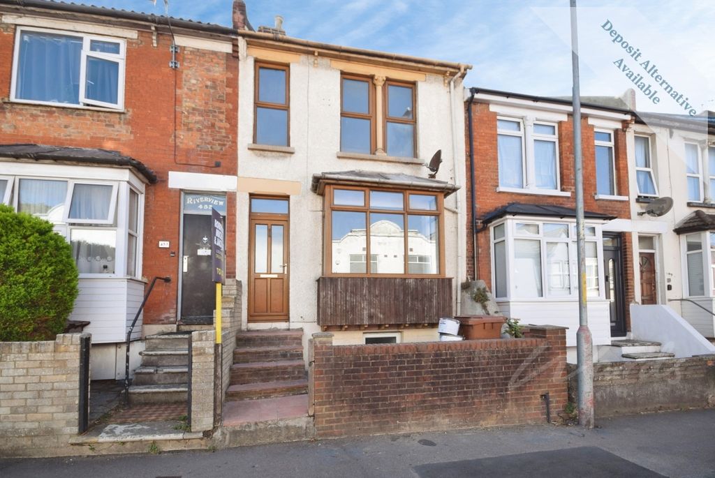 Property photo 1 of 13 Canterbury Front