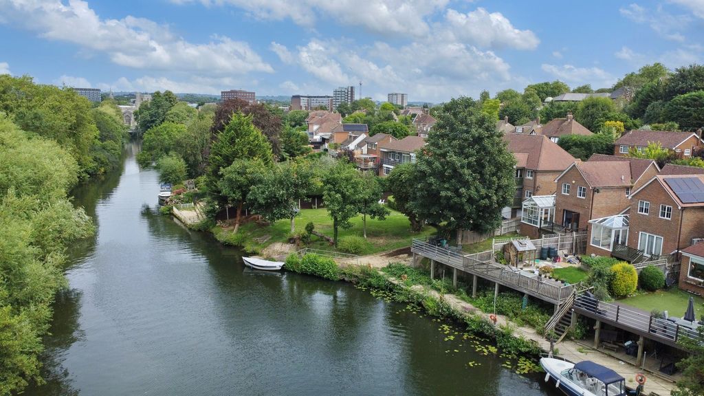 Property photo 1 of 22