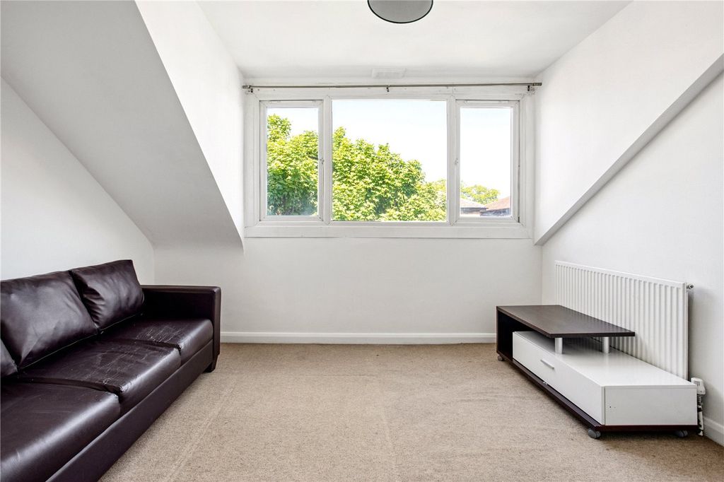 Property photo 2 of 10 Picture No. 15