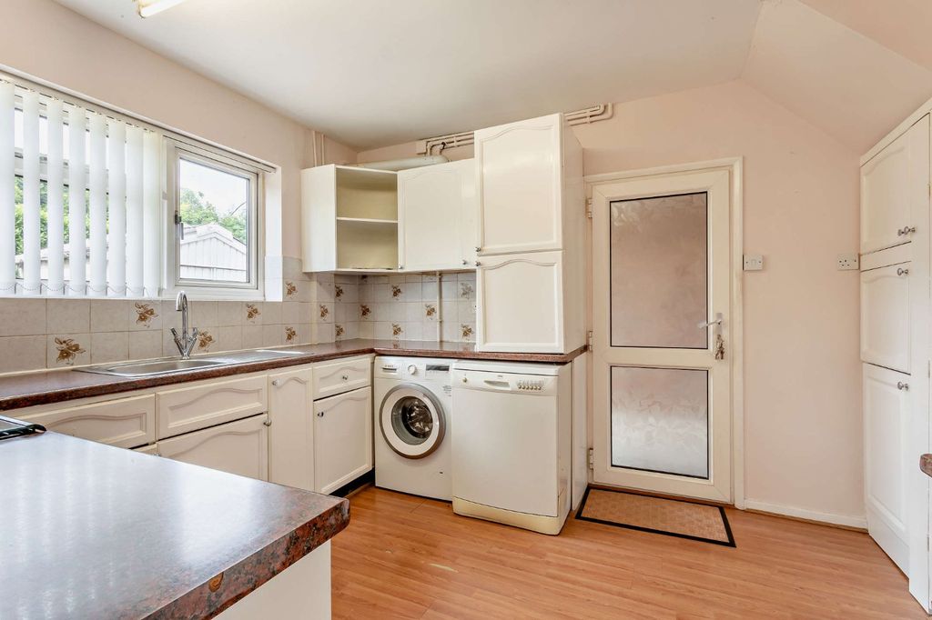 Property photo 3 of 14 Picture No. 06