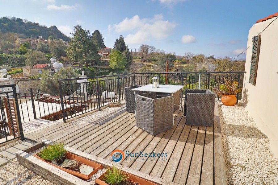 Property photo 2 of 47