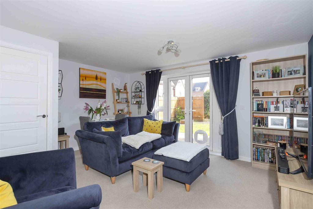 Property photo 2 of 14 Brothers Close_1.Jpg