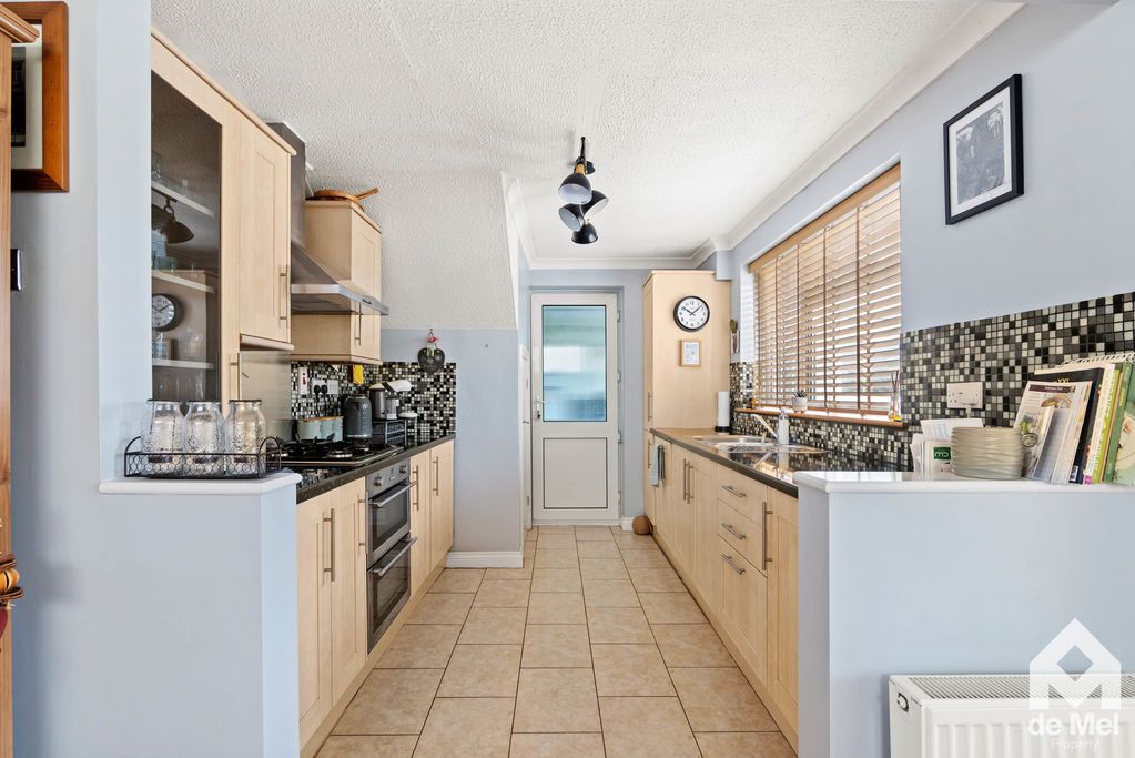 Property photo 3 of 16 Photo 11