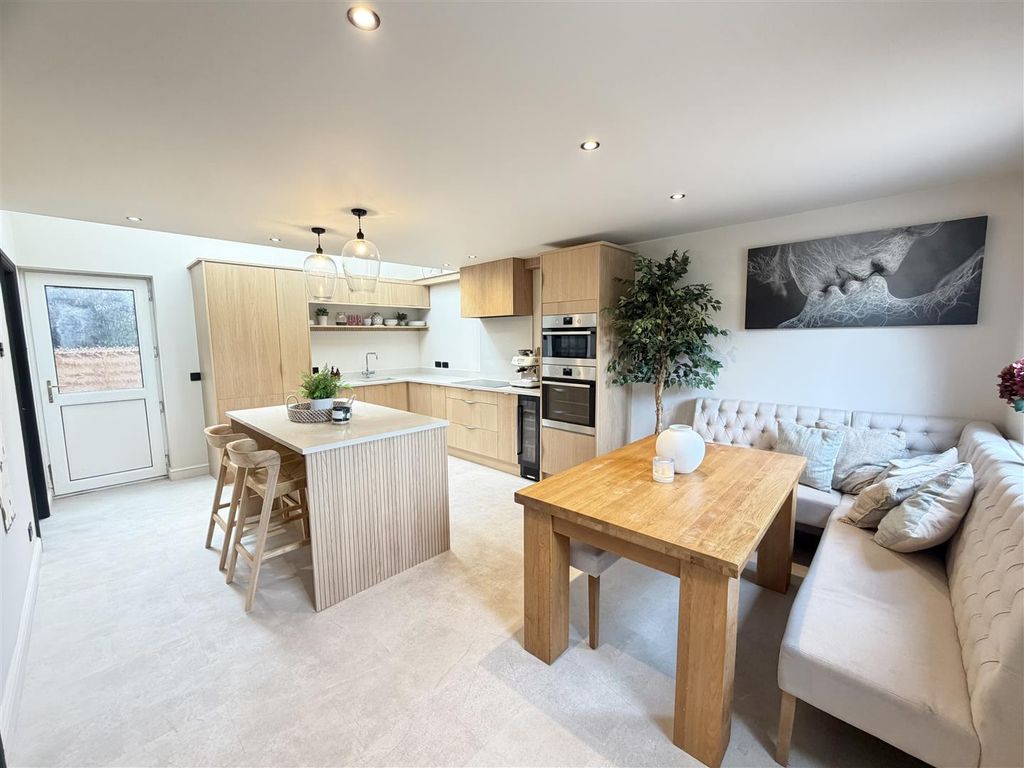 Property photo 2 of 35 Dining Kitchen