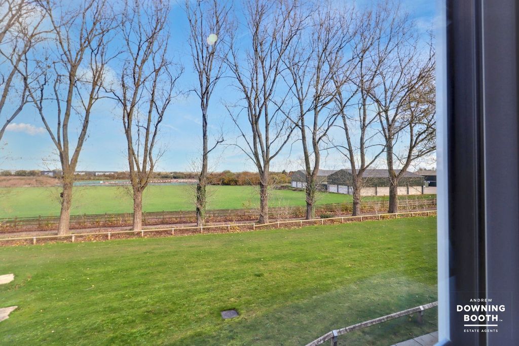 Property photo 2 of 48