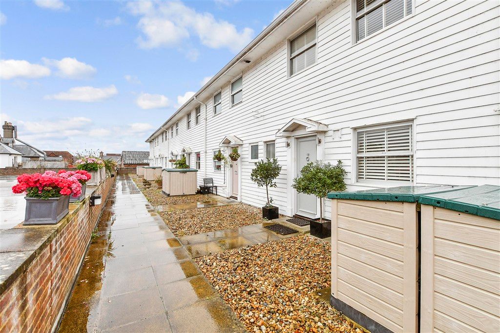 Property photo 3 of 10 Front Elevation