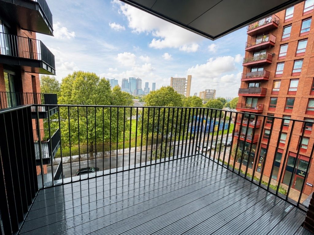 Property photo 3 of 10 Balcony