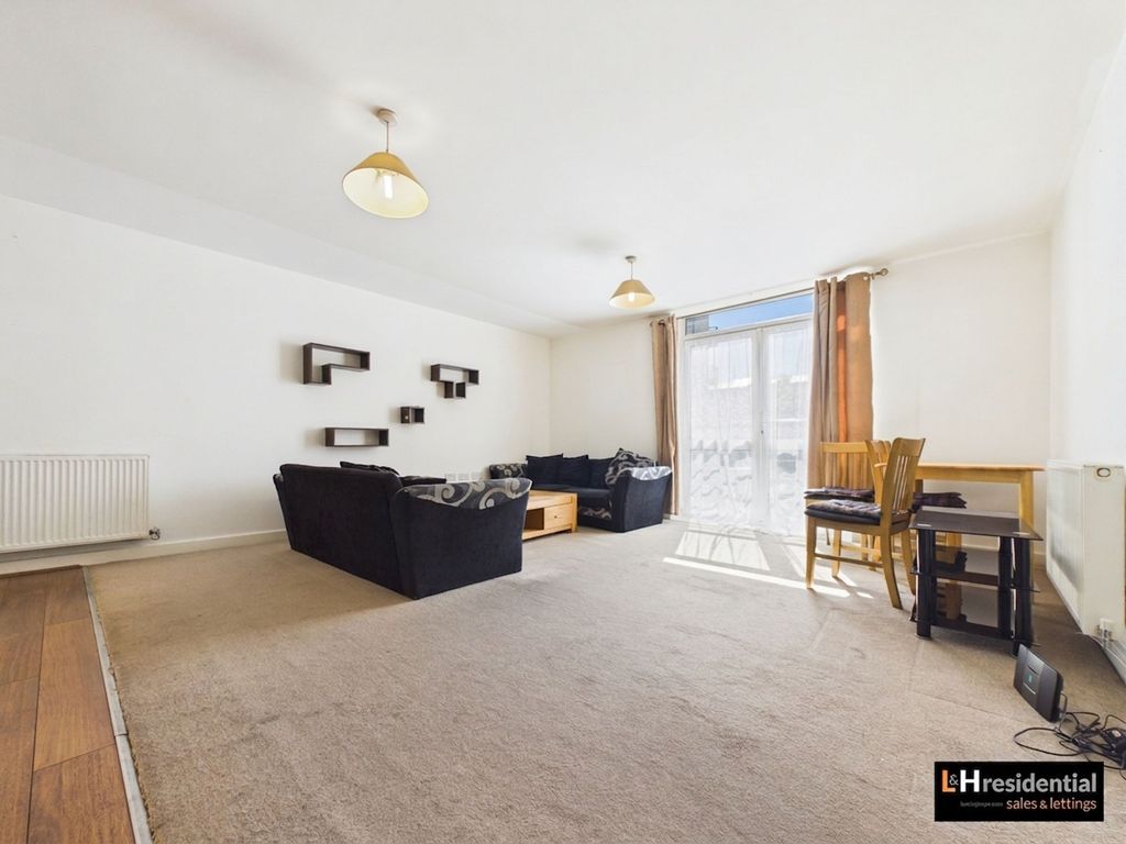 Property photo 2 of 7