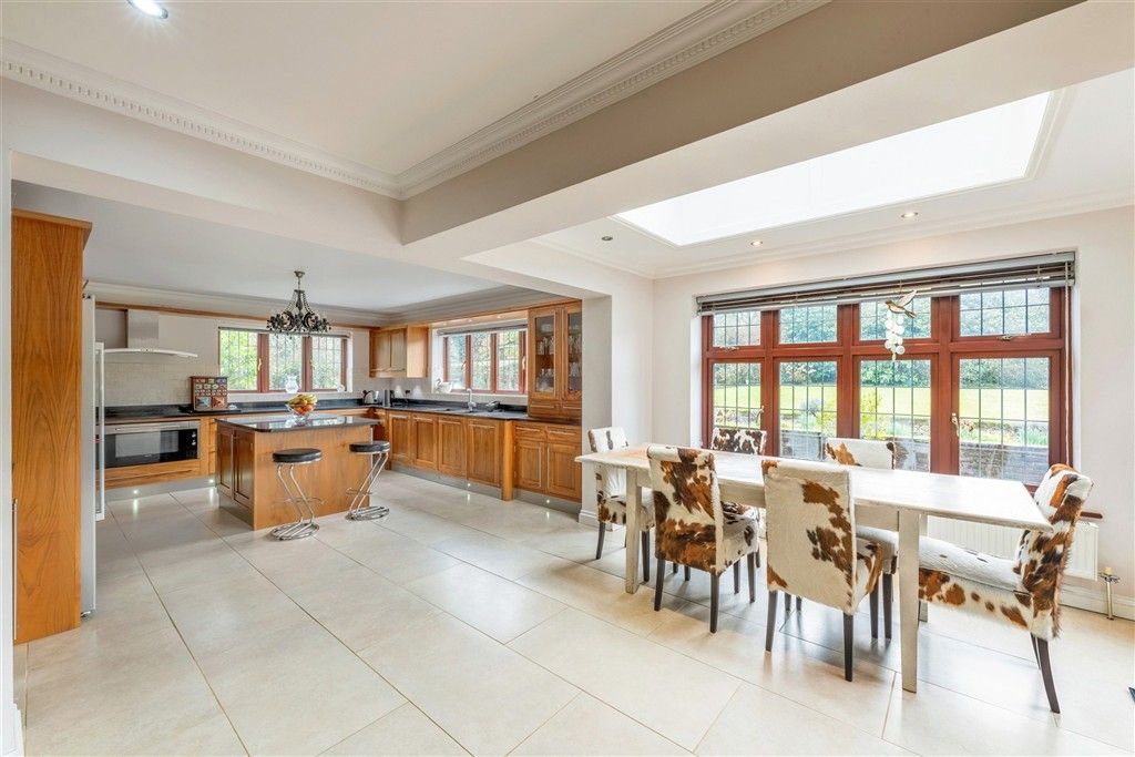 Property photo 3 of 30 Kitchen Dining Area