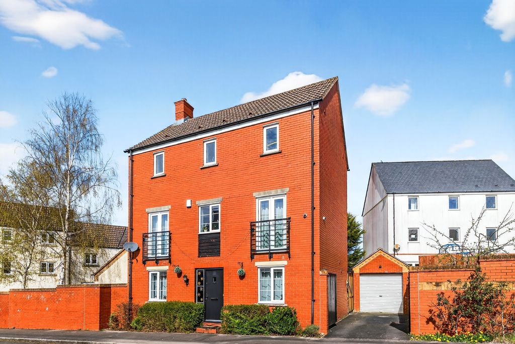 Property photo 1 of 20