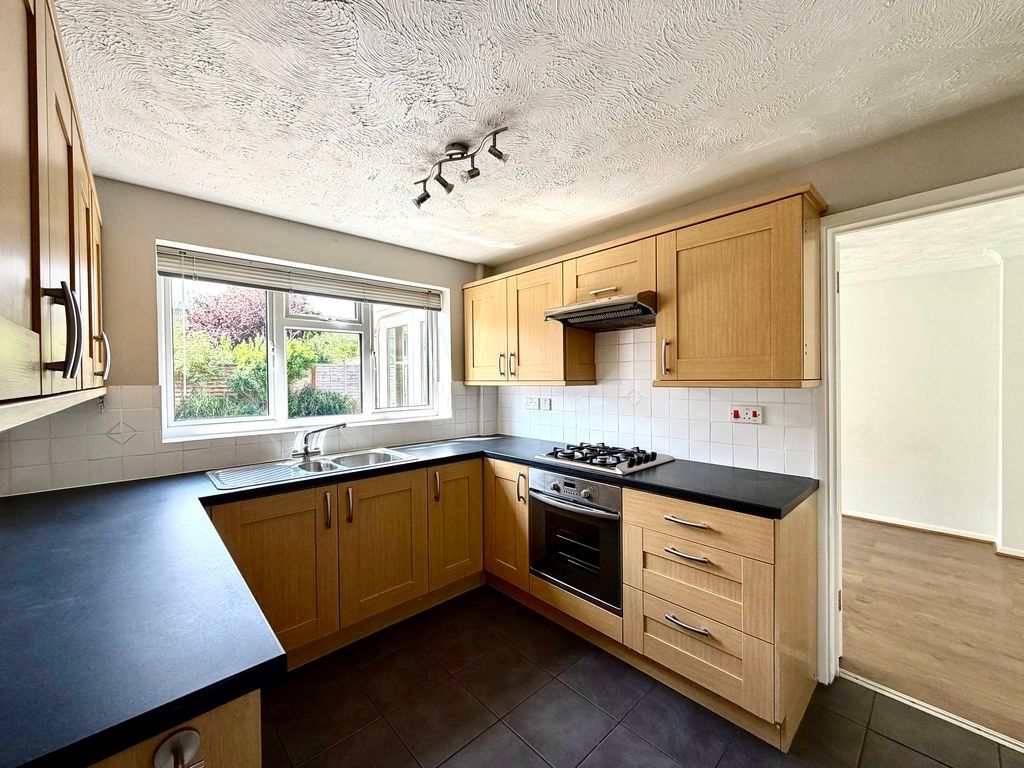 Property photo 2 of 20 Kitchen
