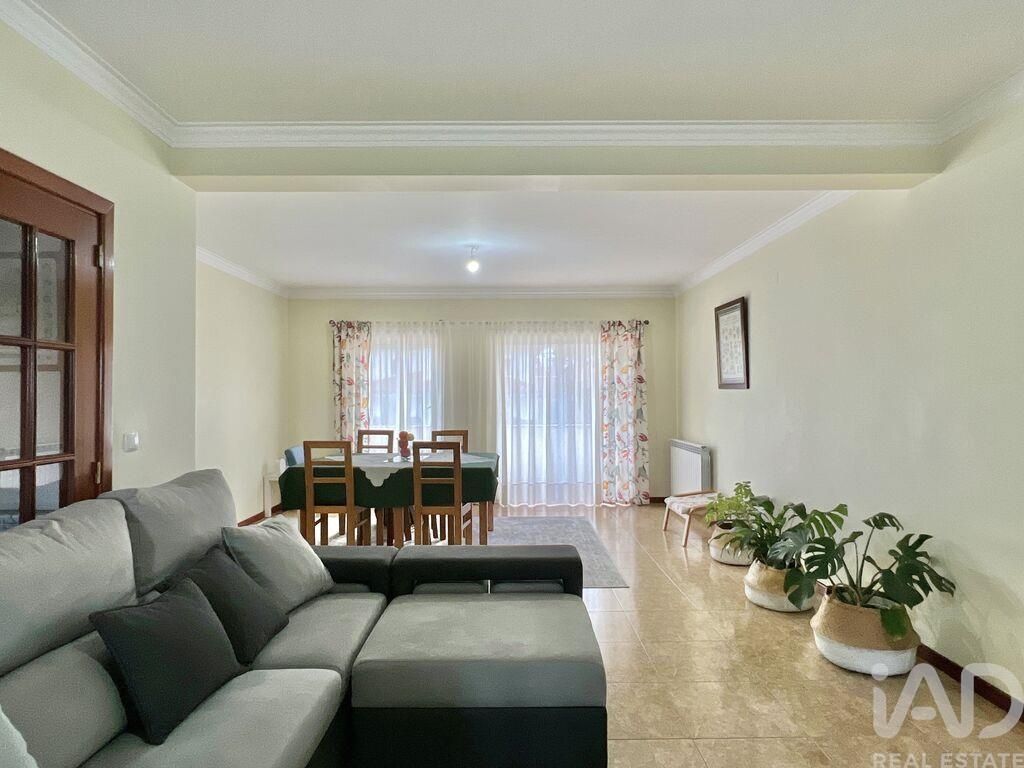 Property photo 2 of 35