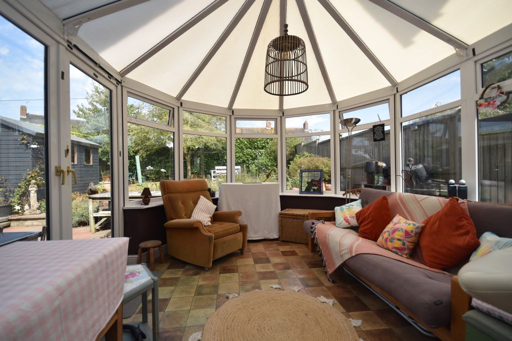 Property photo 2 of 17 Conservatory