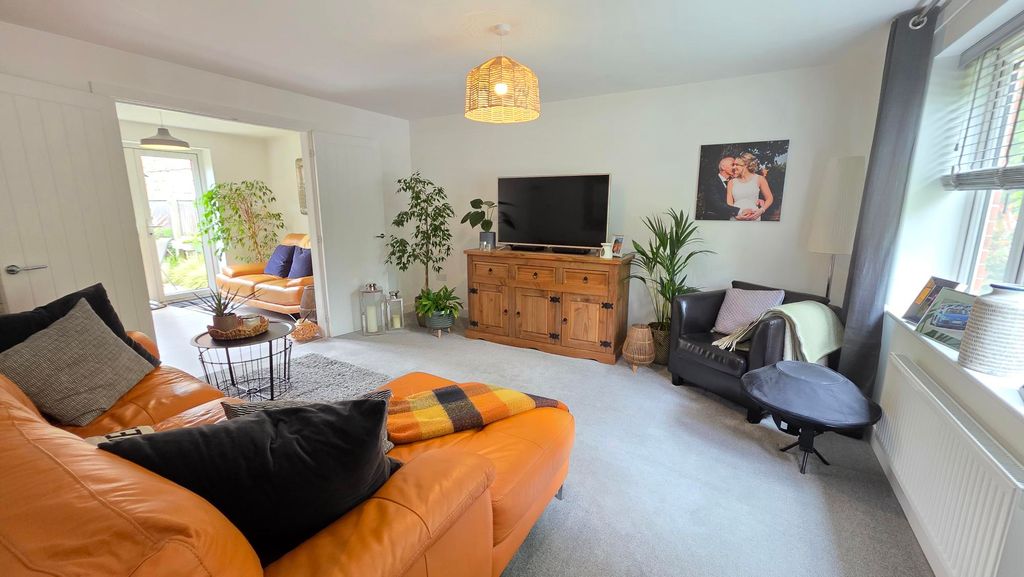 Property photo 2 of 19