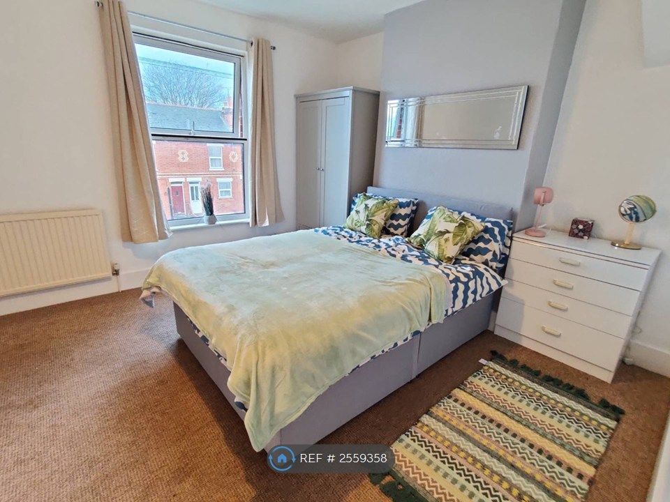 Property photo 2 of 25