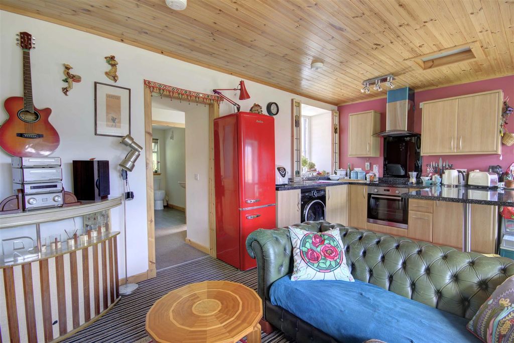 Property photo 3 of 14 Kitchen/Sitting Room