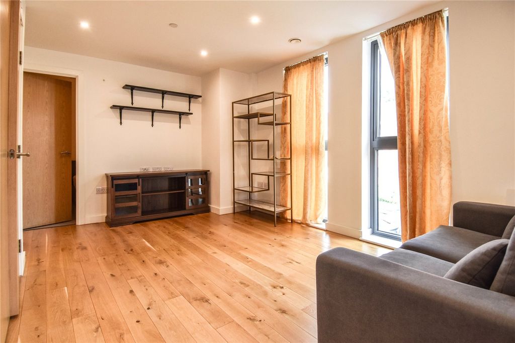 Property photo 3 of 15 Picture No. 07