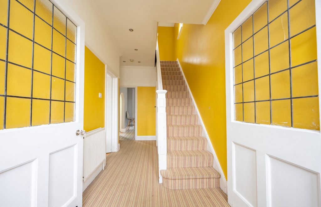 Property photo 3 of 41