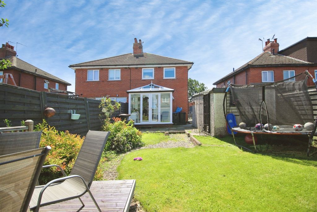 Property photo 3 of 14