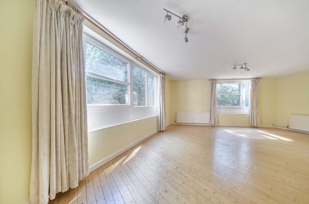 Property photo 2 of 11 1499077-15-6A6789...