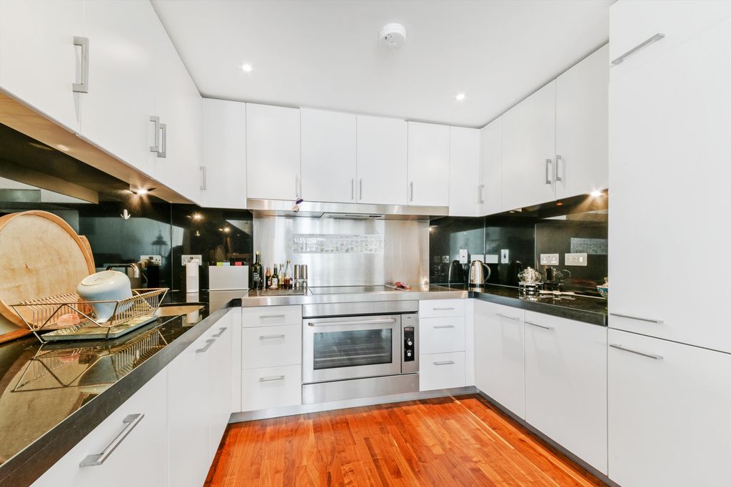 Property photo 2 of 11 Image