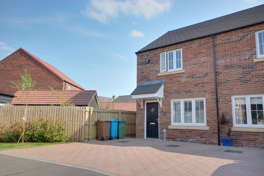 Property photo 1 of 15 1 Front A