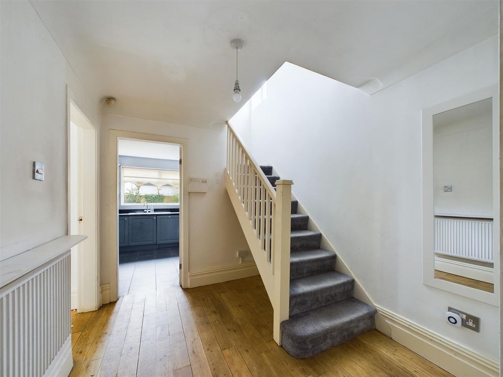 Property photo 2 of 42 Cam03844G0-Pr0036-Still001.Jpg