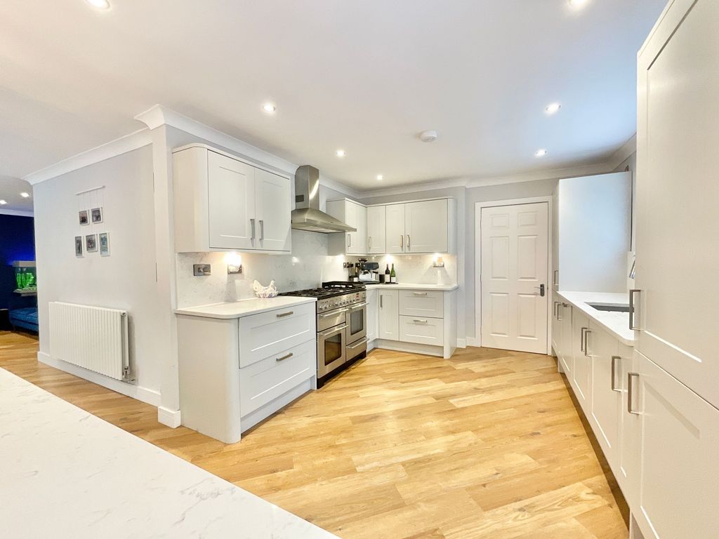 Property photo 2 of 44
