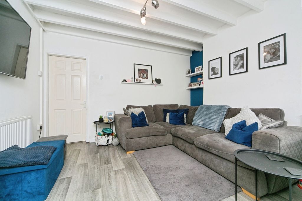 Property photo 2 of 17 Pbox-Img.Jpg