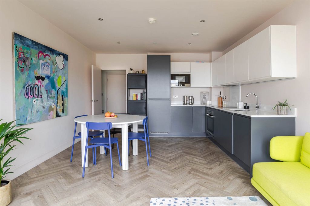 Property photo 3 of 28 Kitchen