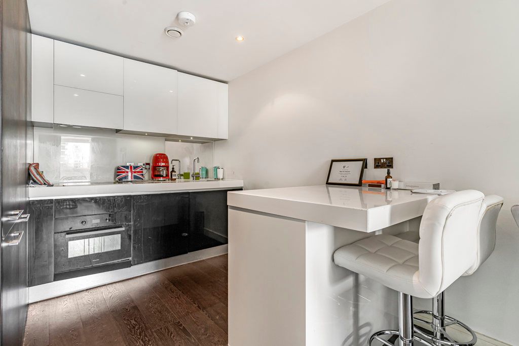 Property photo 3 of 11 Reception/Kitchen